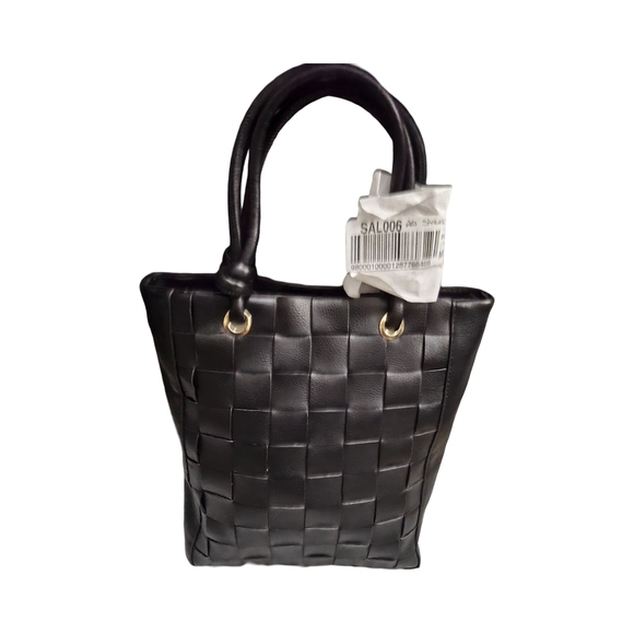 Customer Return On 34th Black Lilianna Woven Bucket Bag  missing crossbody strap - Picture 2 of 10